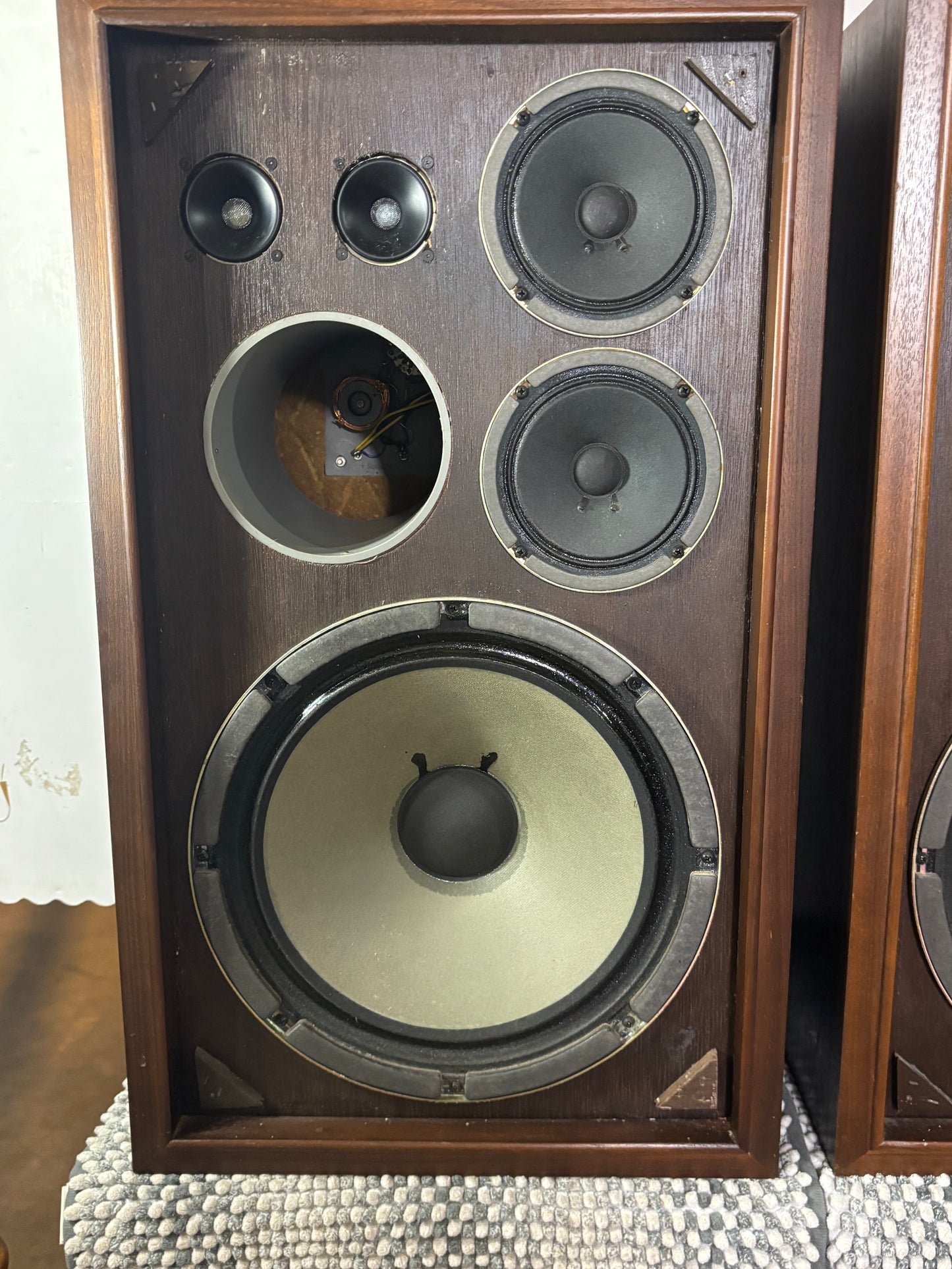 Vintage Sansui SP-200 3 way Speakers