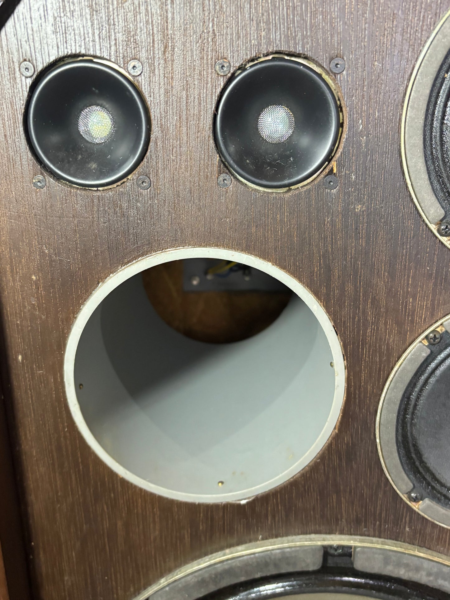 Vintage Sansui SP-200 3 way Speakers