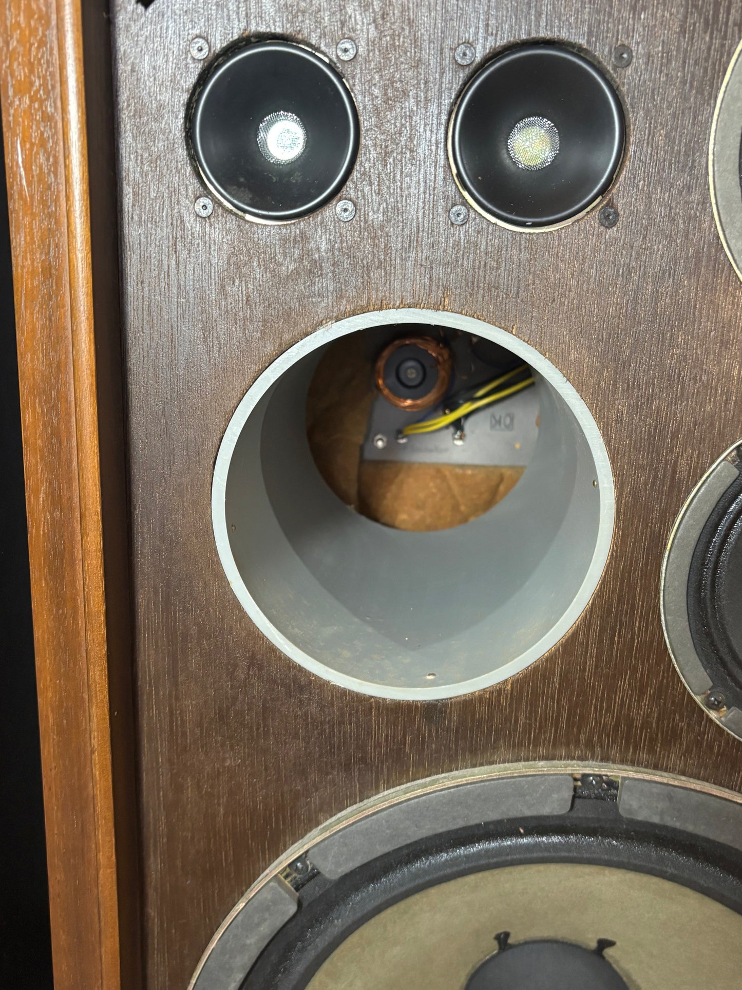 Vintage Sansui SP-200 3 way Speakers