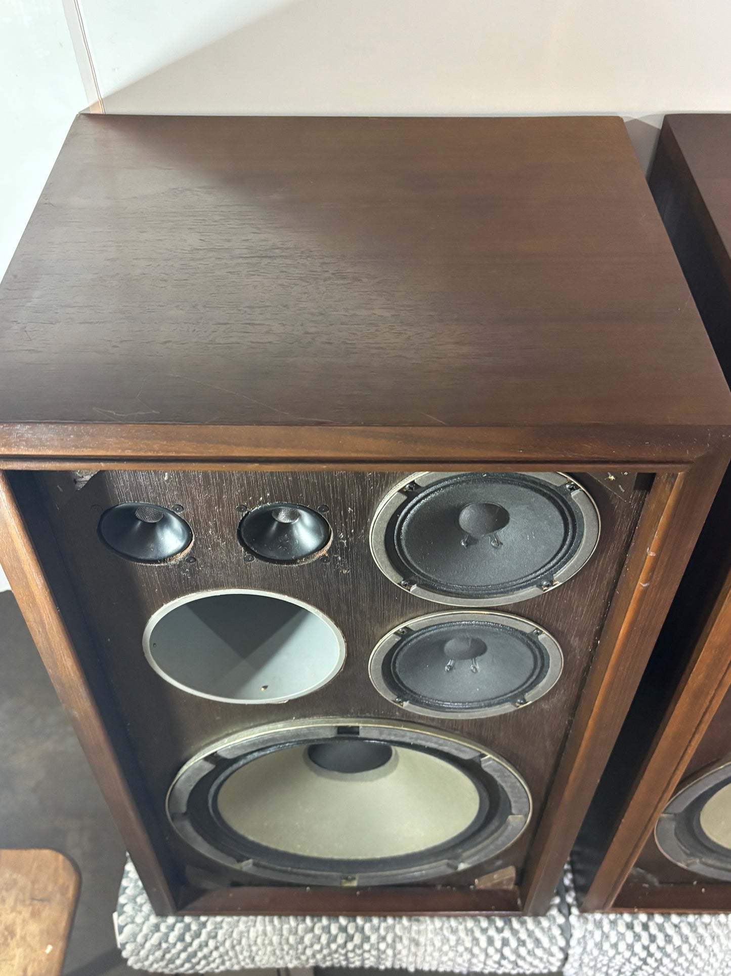 Vintage Sansui SP-200 3 way Speakers