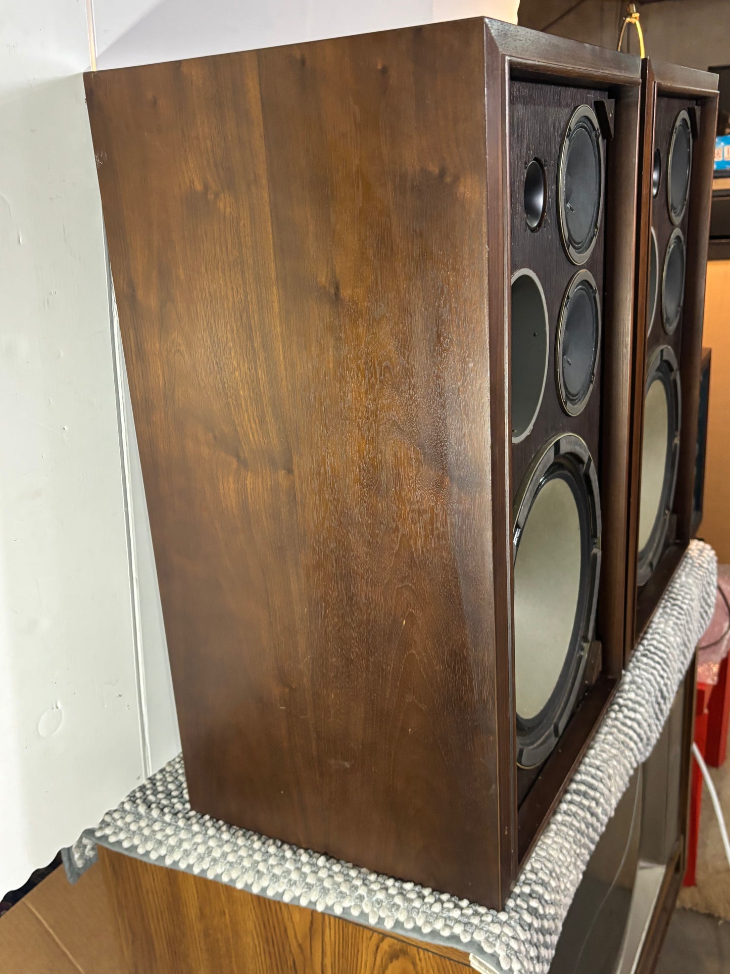 Vintage Sansui SP-200 3 way Speakers